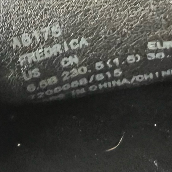 Coach size 6.5 ladies black leather flat loafer shoe. Good used condition. - Picture 7 of 7